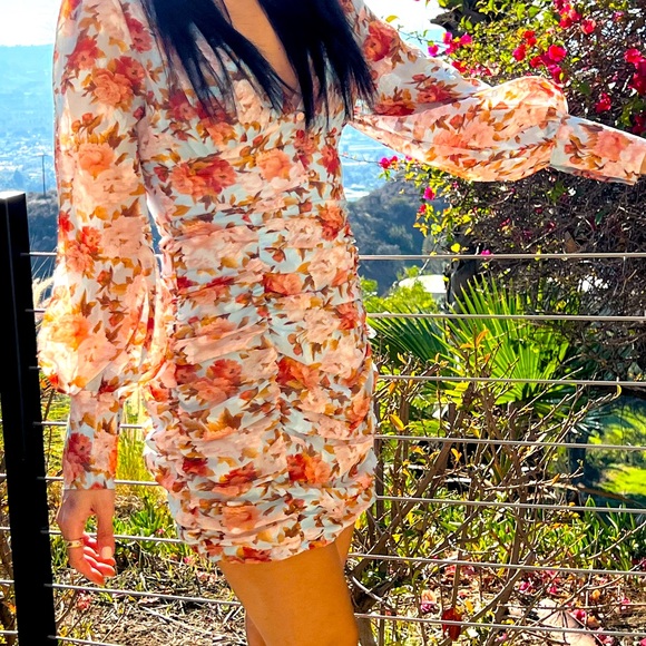 Dress - Picture 3 of 5